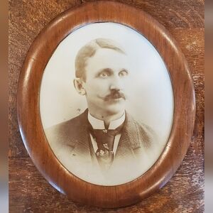 Antique Brown Wall Decor Art and Decals with Elegant Oval Frame